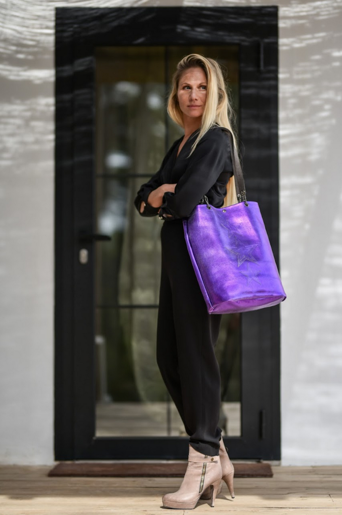 Large metallic purple handmade leather tote bag with star design and front pocket Linda Ibiza Design